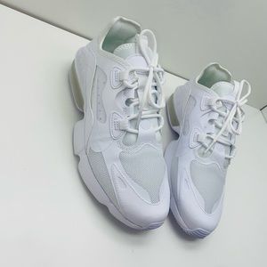 WOMEN NIKE AIR MAX INFINITY 2, SIZE 8.5